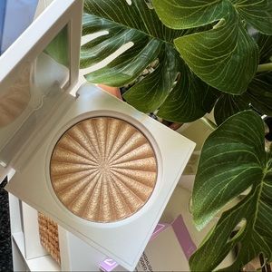 OFRA Highlighter
